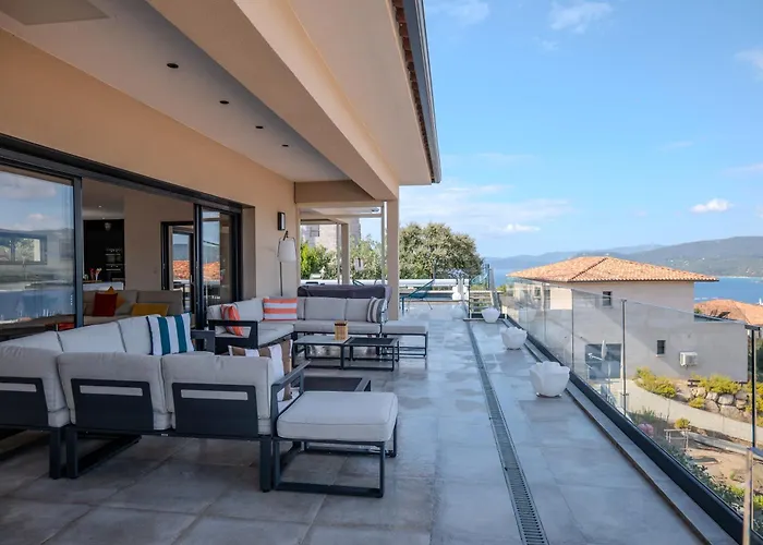 Terra Bella Hauteur De La Avec Piscine Et Vue