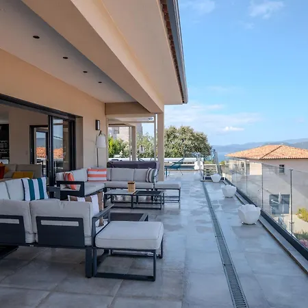 Terra Bella Hauteur De La Avec Piscine Et Vue